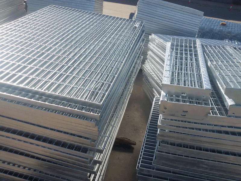 從鐵絲到復合材料：鐵路護欄網(wǎng)的材質(zhì)進化路